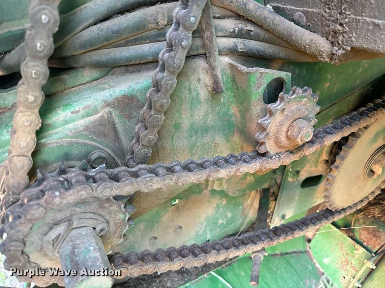 image for item EE7704 1996 John Deere  535 round baler