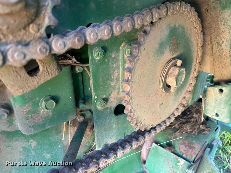 image for item EE7704 1996 John Deere  535 round baler