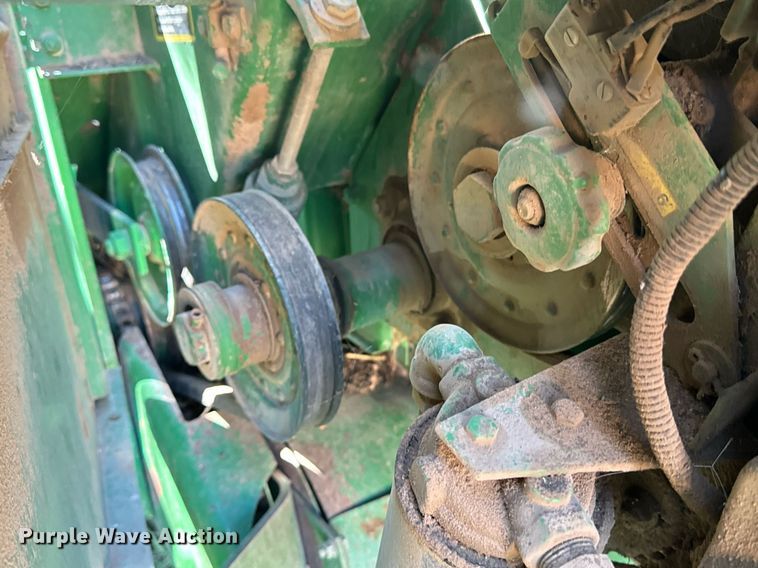 image for item EE7704 1996 John Deere  535 round baler