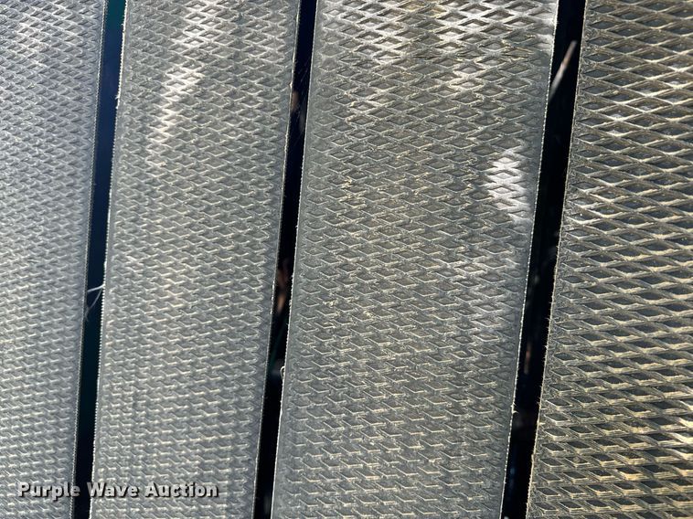 image for item EE7704 1996 John Deere  535 round baler