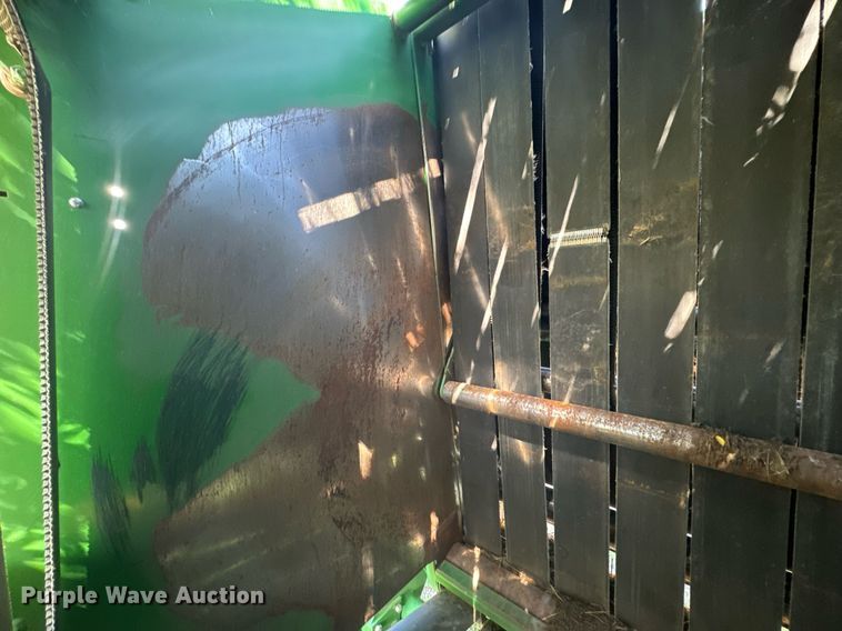 image for item EE7704 1996 John Deere  535 round baler