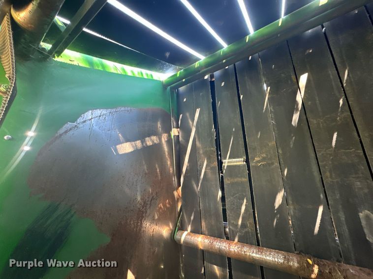 image for item EE7704 1996 John Deere  535 round baler