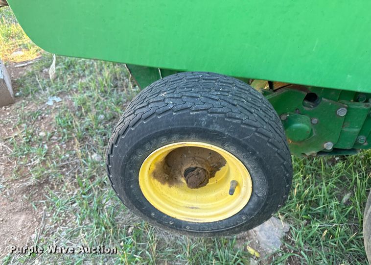 image for item EE7704 1996 John Deere  535 round baler