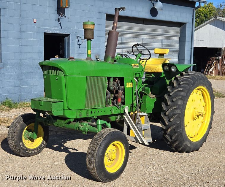 image for item EE7760 1962 John Deere 3010 tractor
