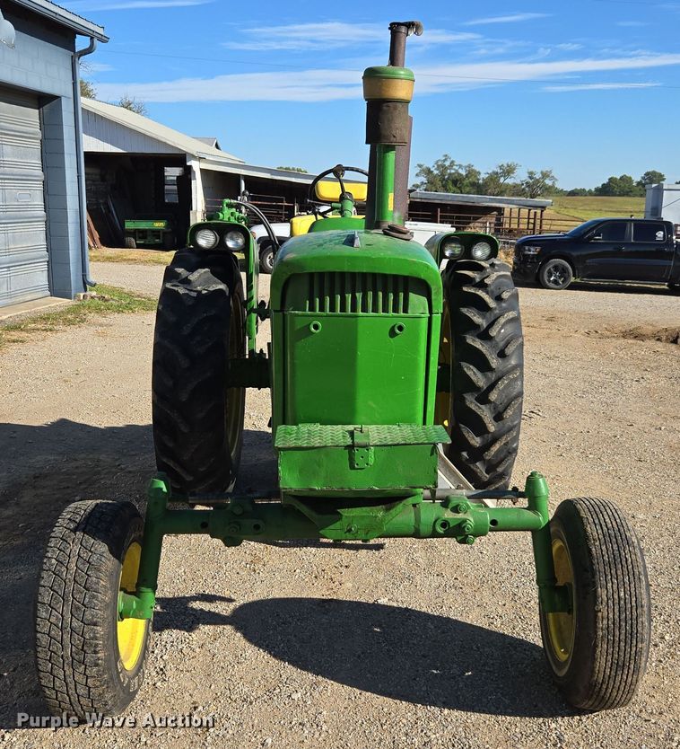 image for item EE7760 1962 John Deere 3010 tractor