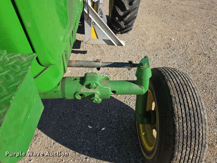 image for item EE7760 1962 John Deere 3010 tractor