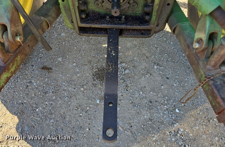 image for item EE7760 1962 John Deere 3010 tractor