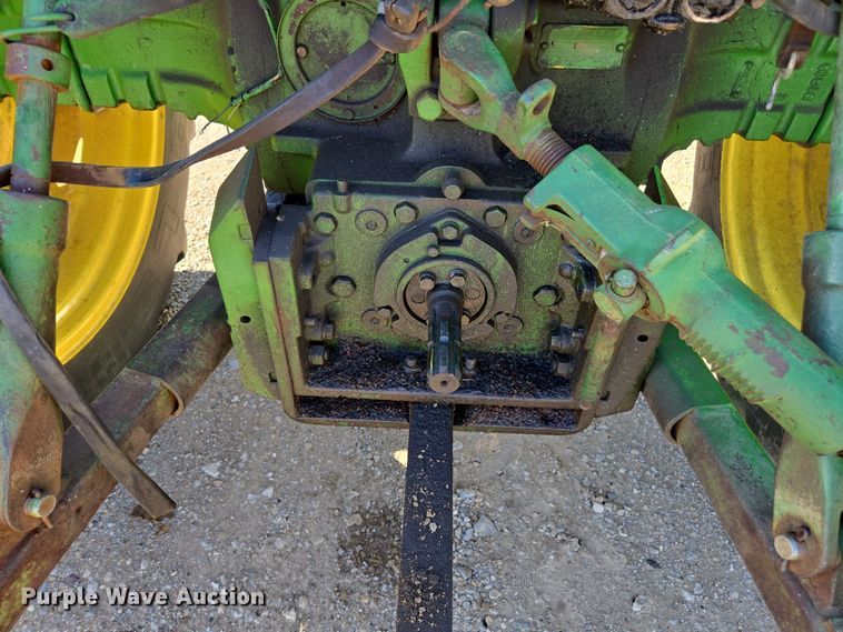 image for item EE7760 1962 John Deere 3010 tractor