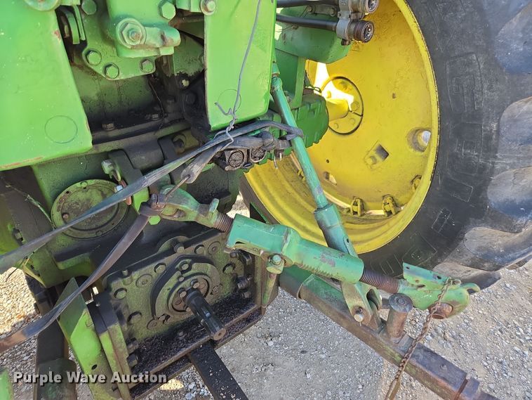 image for item EE7760 1962 John Deere 3010 tractor