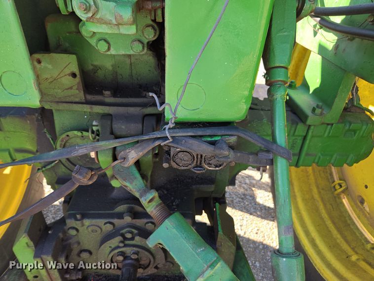 image for item EE7760 1962 John Deere 3010 tractor