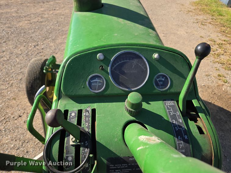 image for item EE7760 1962 John Deere 3010 tractor