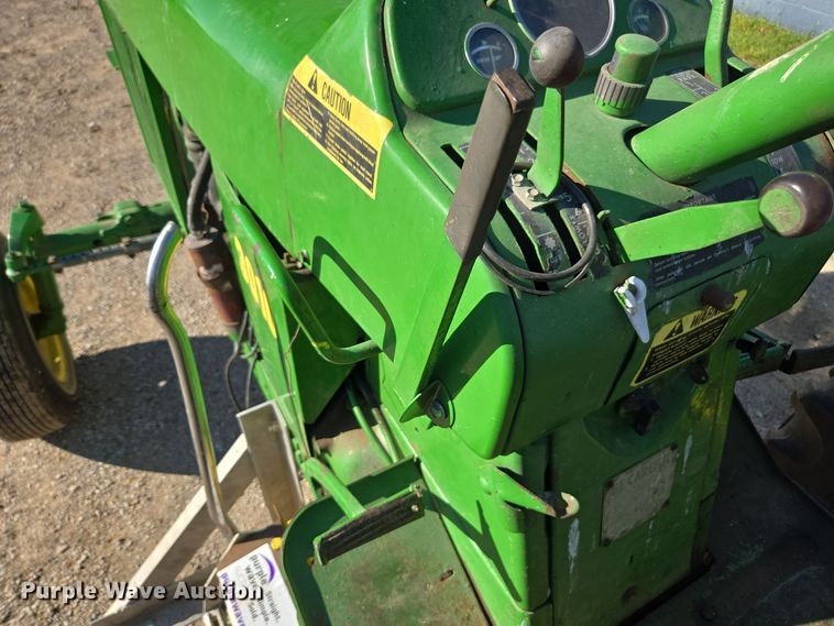 image for item EE7760 1962 John Deere 3010 tractor