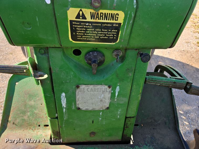 image for item EE7760 1962 John Deere 3010 tractor