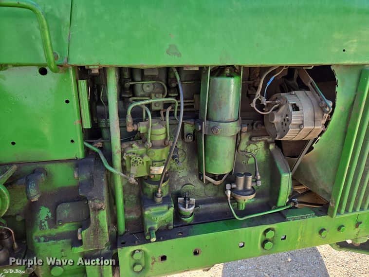 image for item EE7760 1962 John Deere 3010 tractor
