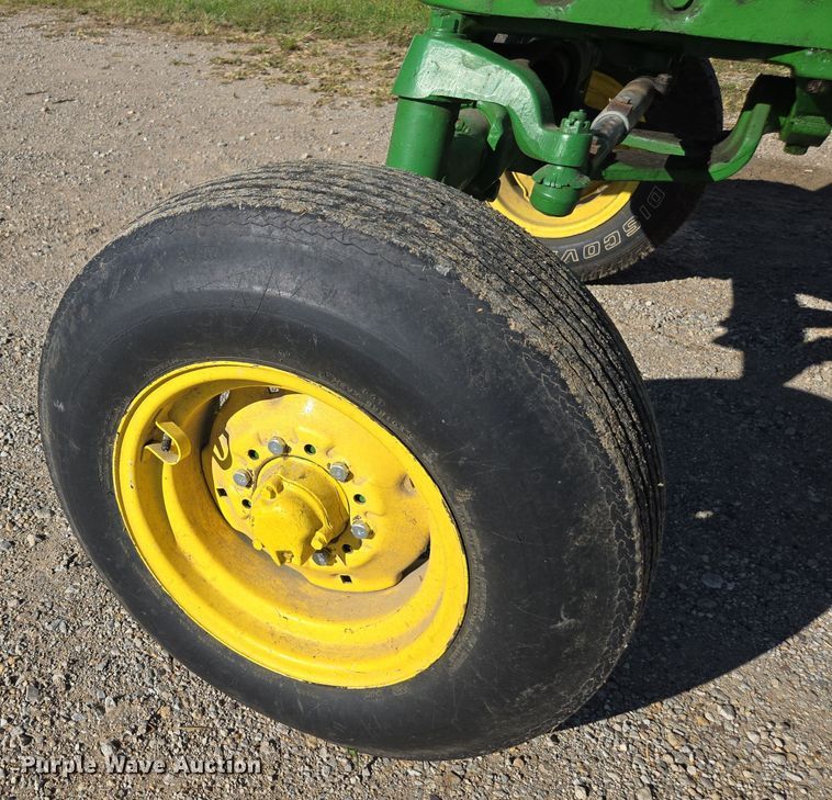 image for item EE7760 1962 John Deere 3010 tractor