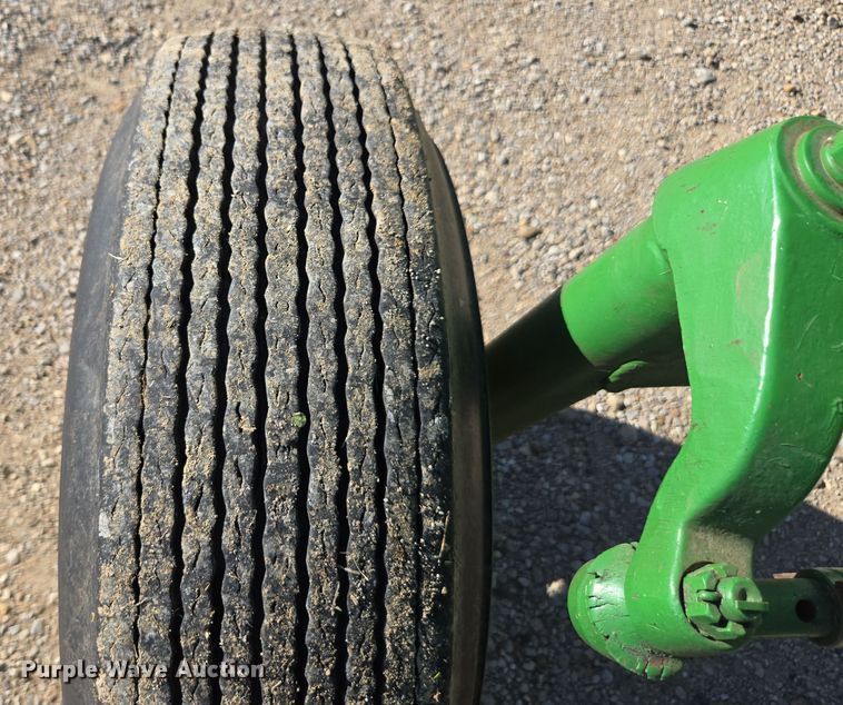 image for item EE7760 1962 John Deere 3010 tractor