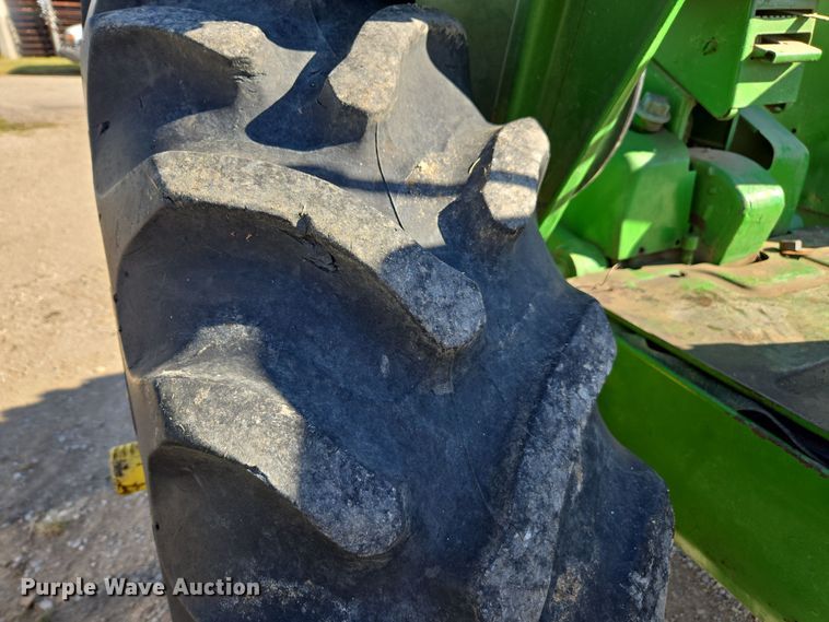 image for item EE7760 1962 John Deere 3010 tractor