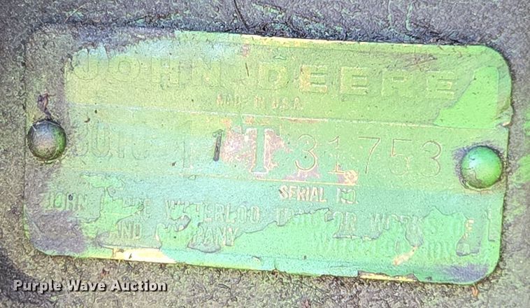 image for item EE7760 1962 John Deere 3010 tractor