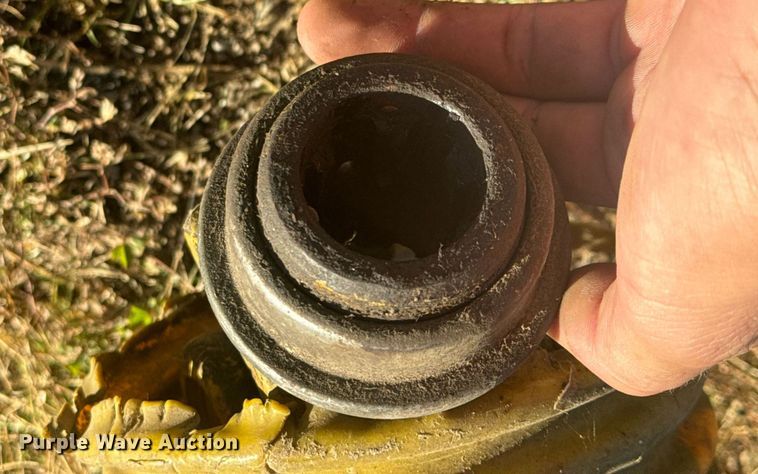 image for item EE7761 John Deere 717 rotary mower