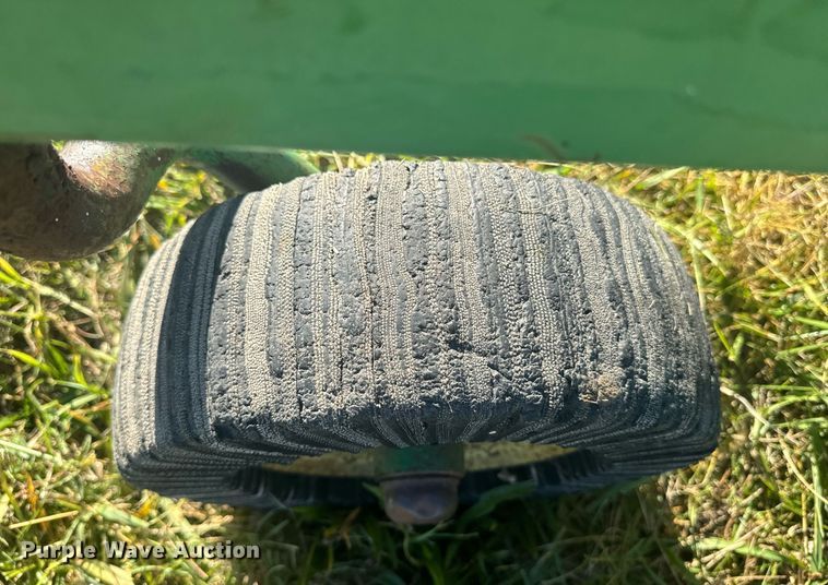 image for item EE7761 John Deere 717 rotary mower