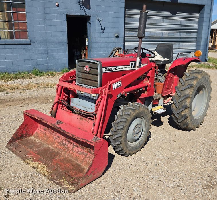 image for item EE7765 1979 Massey Ferguson  220-4 MFWD tractor