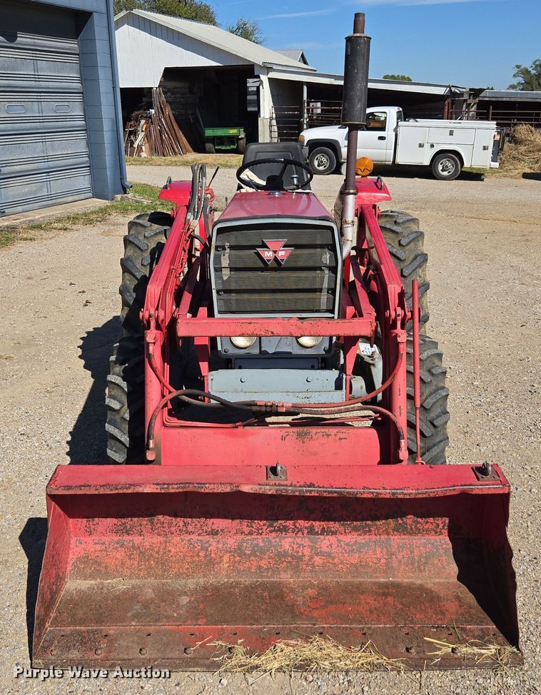 image for item EE7765 1979 Massey Ferguson  220-4 MFWD tractor