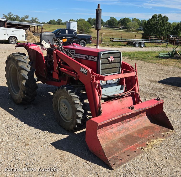 image for item EE7765 1979 Massey Ferguson  220-4 MFWD tractor