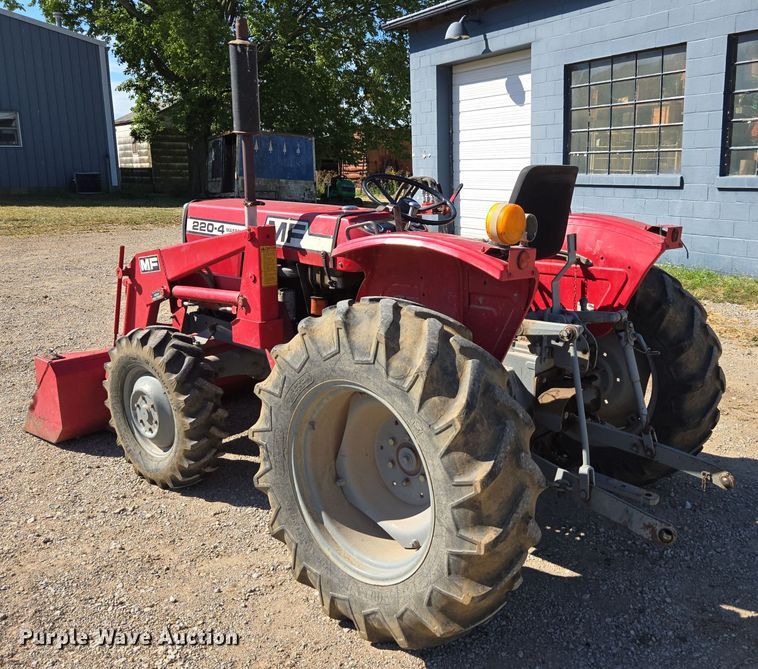 image for item EE7765 1979 Massey Ferguson  220-4 MFWD tractor