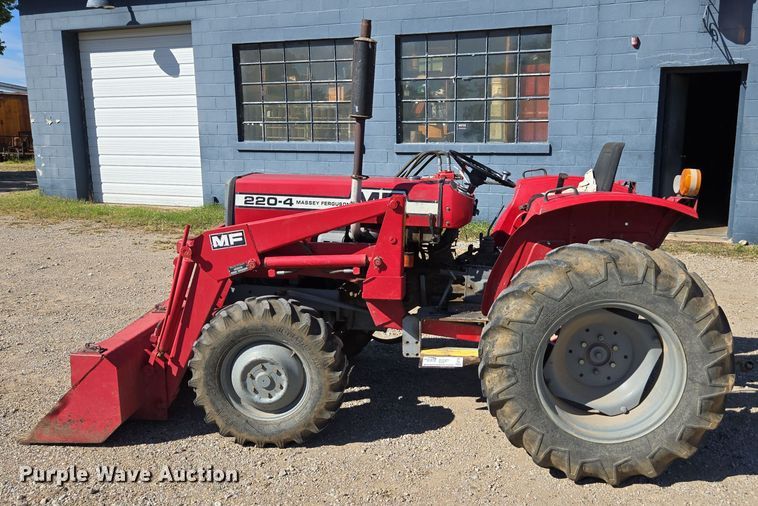 image for item EE7765 1979 Massey Ferguson  220-4 MFWD tractor
