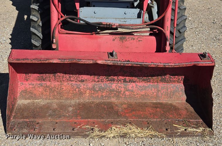 image for item EE7765 1979 Massey Ferguson  220-4 MFWD tractor