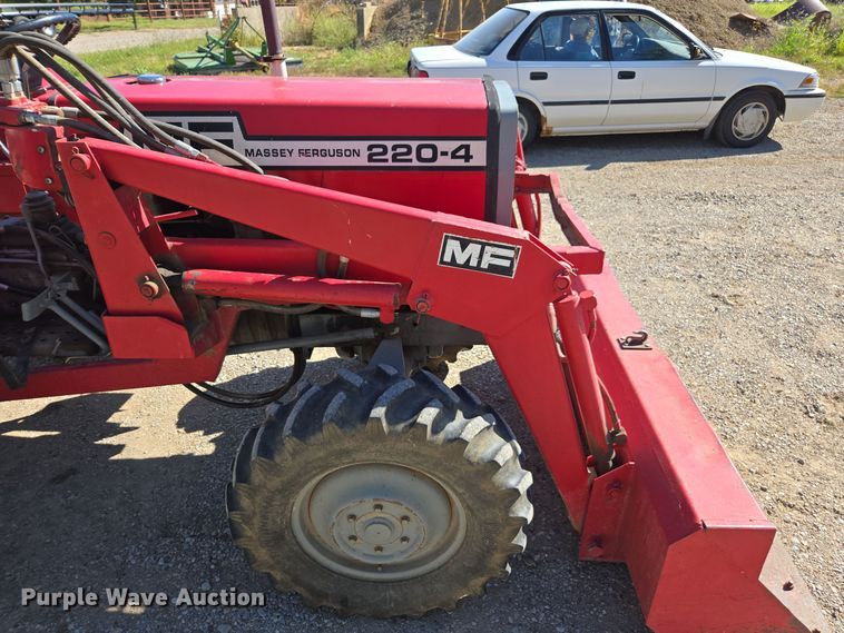 image for item EE7765 1979 Massey Ferguson  220-4 MFWD tractor