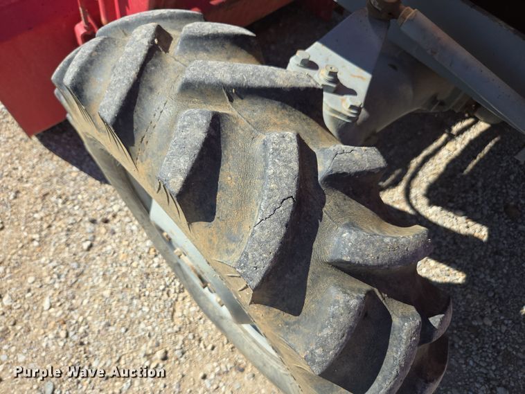 image for item EE7765 1979 Massey Ferguson  220-4 MFWD tractor