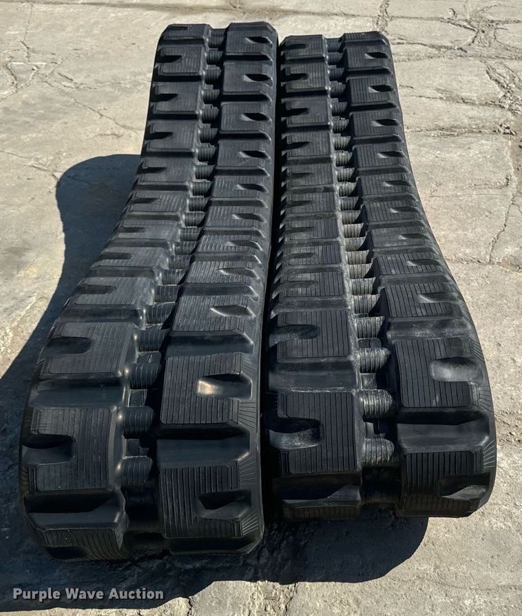 image for item EG6672 Bobcat  Bridgestone  tracks