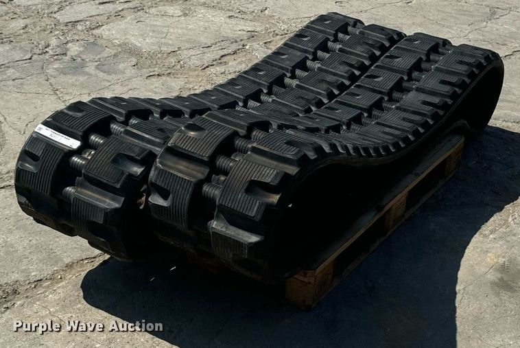 image for item EG6672 Bobcat  Bridgestone  tracks