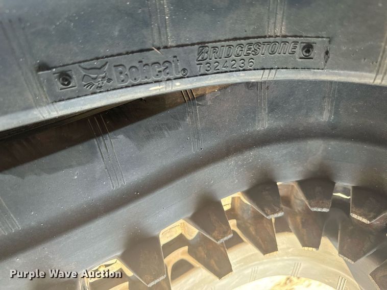 image for item EG6672 Bobcat  Bridgestone  tracks