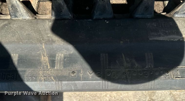 image for item EG6672 Bobcat  Bridgestone  tracks