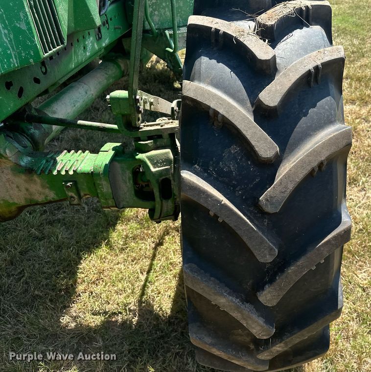 image for item EK0015 1992 John Deere  4960 MFWD tractor