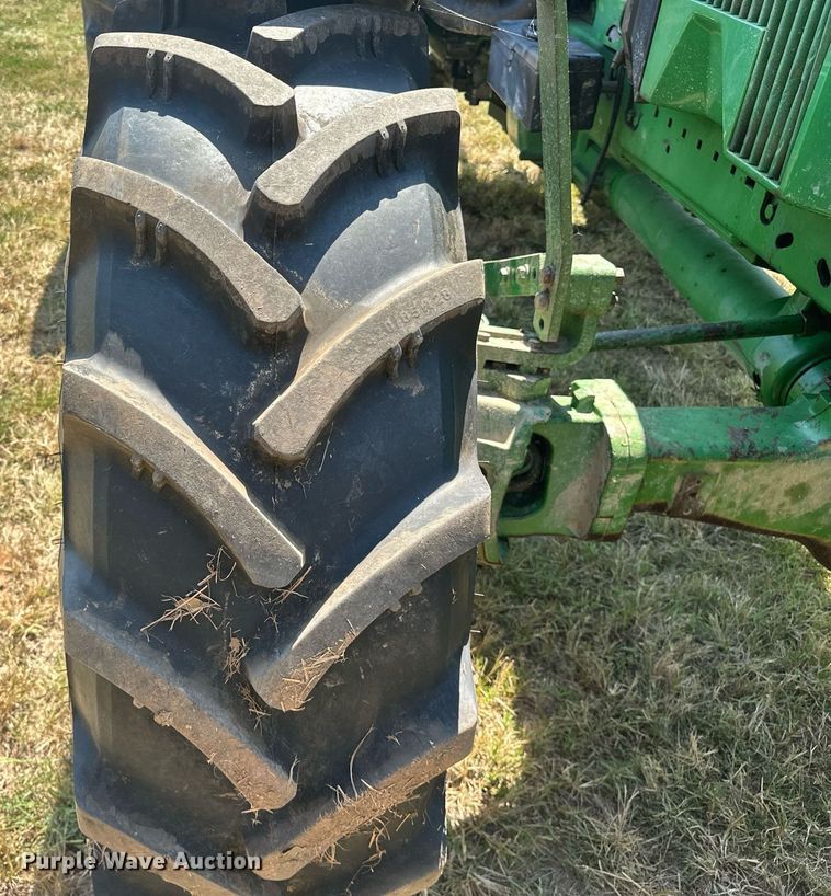 image for item EK0015 1992 John Deere  4960 MFWD tractor