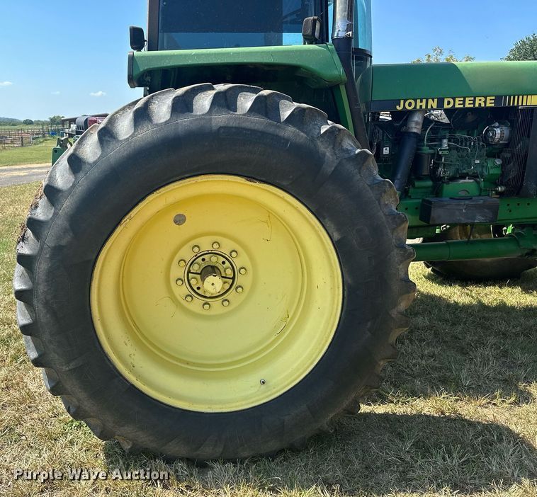 image for item EK0015 1992 John Deere  4960 MFWD tractor