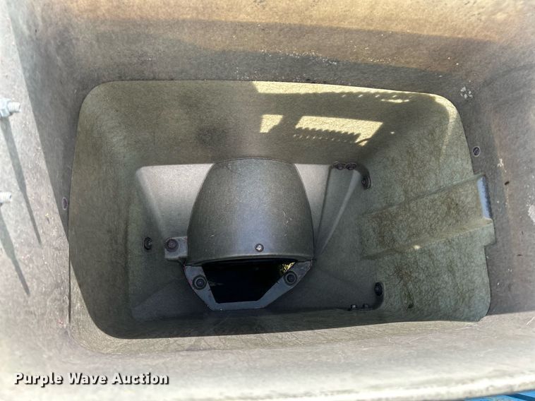 image for item EK3386 1995 Kinze 2600 planter