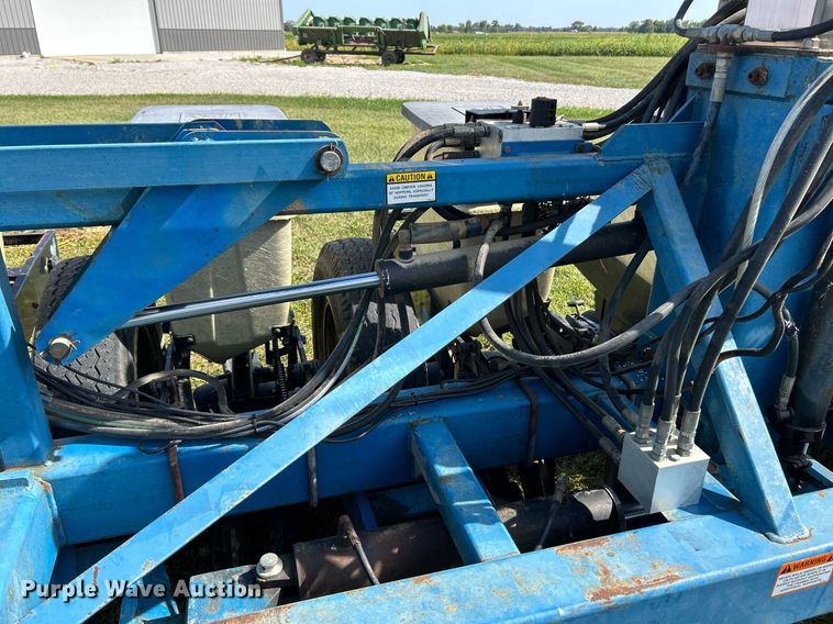 image for item EK3386 1995 Kinze 2600 planter