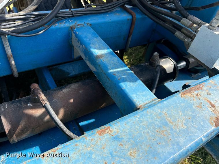 image for item EK3386 1995 Kinze 2600 planter