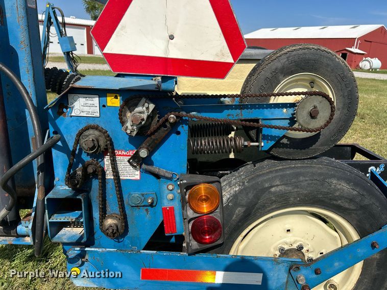 image for item EK3386 1995 Kinze 2600 planter