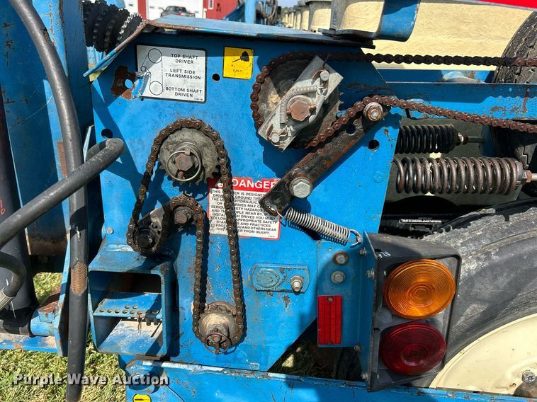 image for item EK3386 1995 Kinze 2600 planter