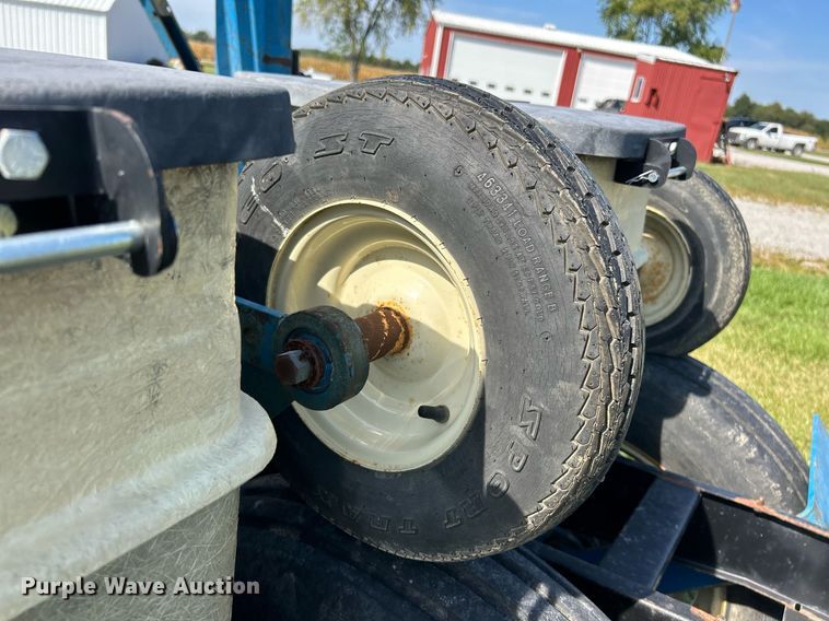 image for item EK3386 1995 Kinze 2600 planter