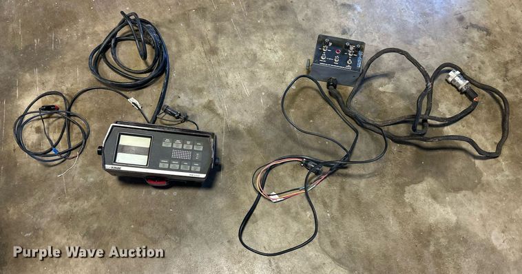 image for item EK3386 1995 Kinze 2600 planter