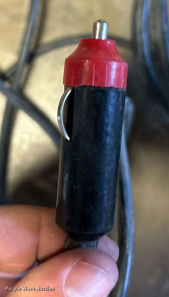 image for item EK3386 1995 Kinze 2600 planter