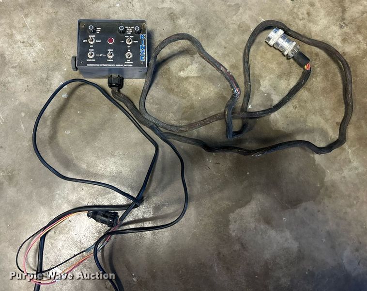 image for item EK3386 1995 Kinze 2600 planter