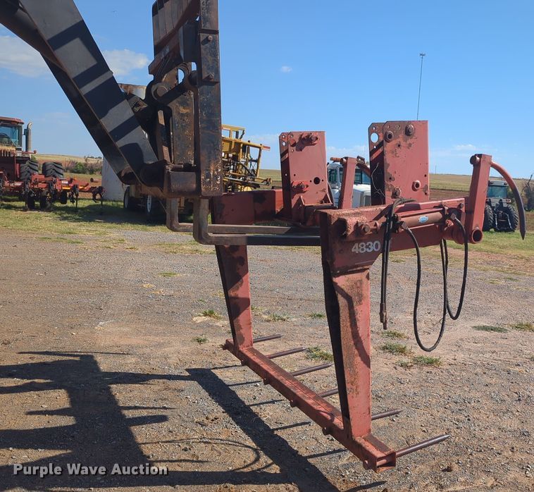 image for item EQ2192 Hesston 4830 square bale grapple