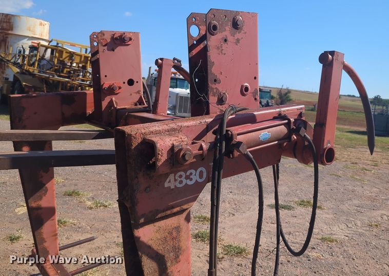 image for item EQ2192 Hesston 4830 square bale grapple